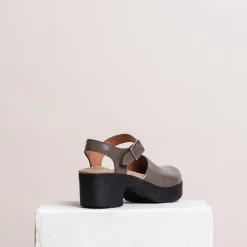 Calou Stockholm Sale/archive^Dolores Clog Patent Grey